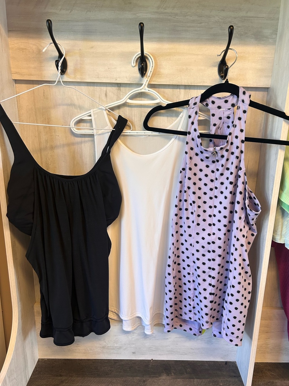 LULULEMON size 10 tanks